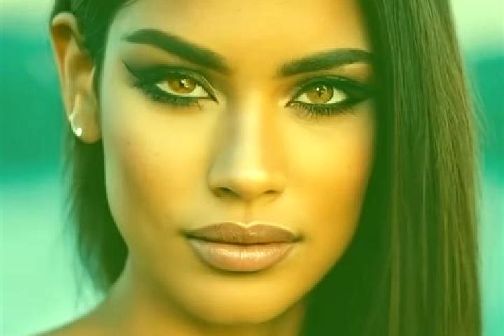 Eleanor, 21, a dark blonde green-eyed latina companion based in Stepove. Offering Duos, Dinner Date, A-Level, BDSM. Available for incall and outcall, overnig...