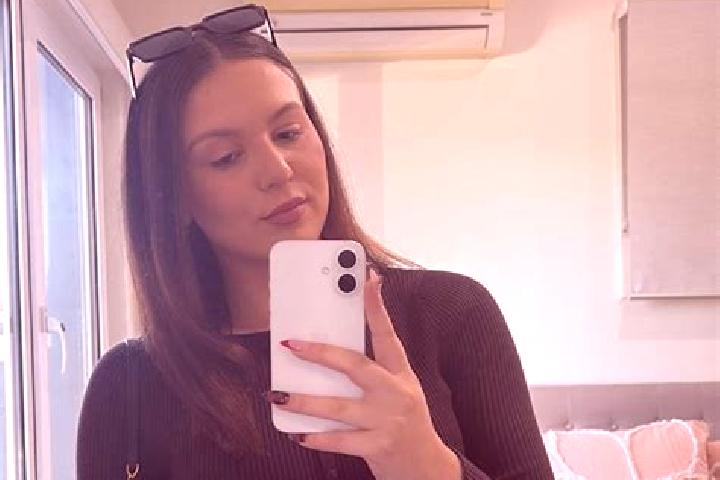 Eleanor, 21 — Escort in Narrabundah, Australia