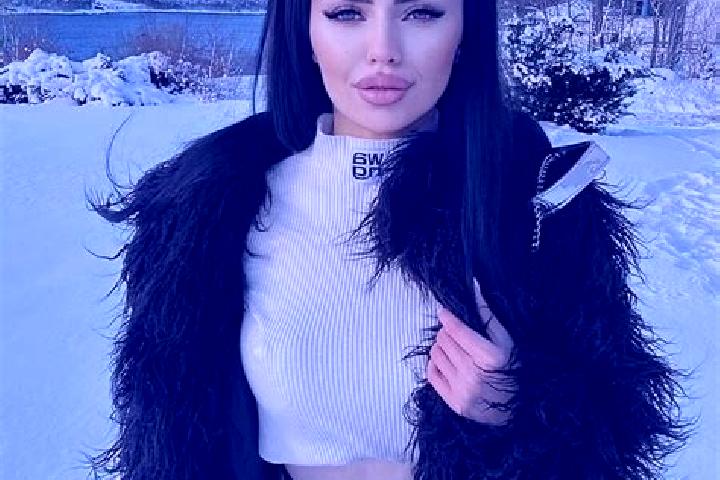 Eleanor, 21 — Escort in Ovidiopol, Ukraine