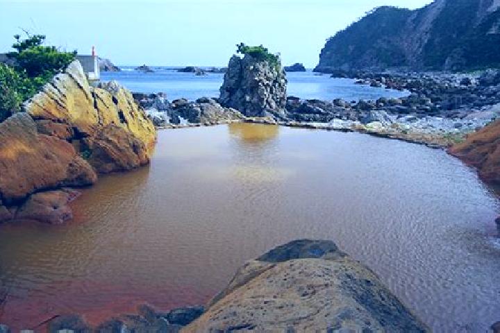 Eleanor, 21 — Escort in Shikinejima, Japan