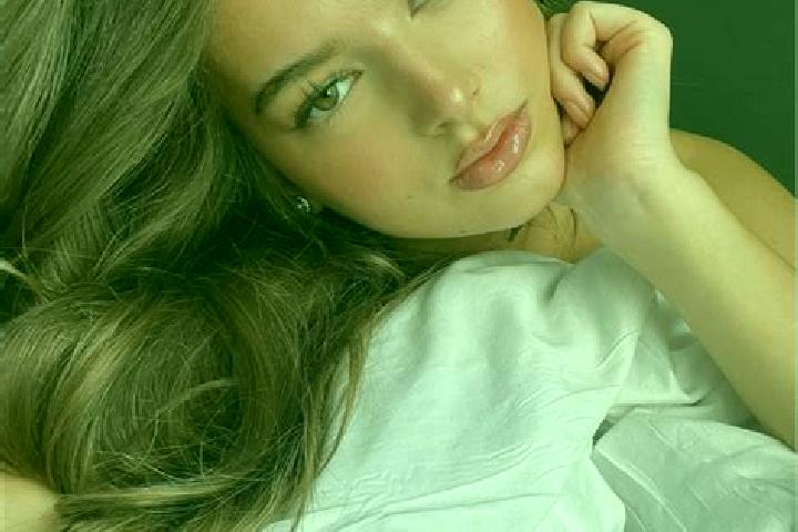Eleanor, 22, a auburn hazel-eyed latina companion based in Atronie. Offering Girlfriend Experience, Prostate Massage, Overnight, Duos. Available for incall a...