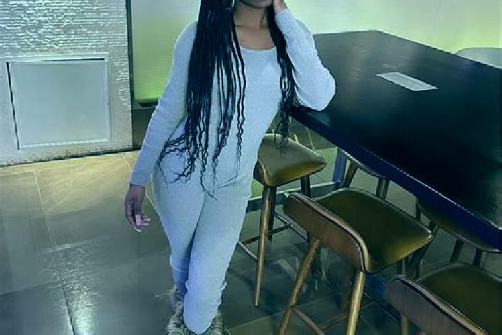 Eleanor, 22, a black blue-eyed european companion based in Park Slope. Offering Fetish, Dinner Date, Duos. Available for incall and outcall, overnight bookin...