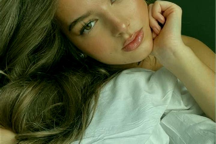 Eleanor, 22, a chestnut hazel-eyed european companion based in La Labor de Zaragoza. Offering BDSM, Domination, CIM. Available for incall and outcall, overni...