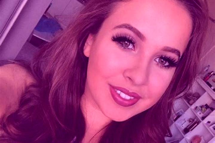 Eleanor, 22, a dark blonde amber-eyed mediterranean companion based in Lithotopos. Offering Couples, Striptease, BDSM, Erotic Massage. Available for incall a...