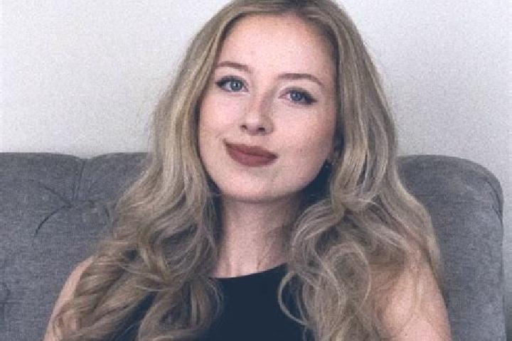 Eleanor, 22 — Escort in Centereach, United States