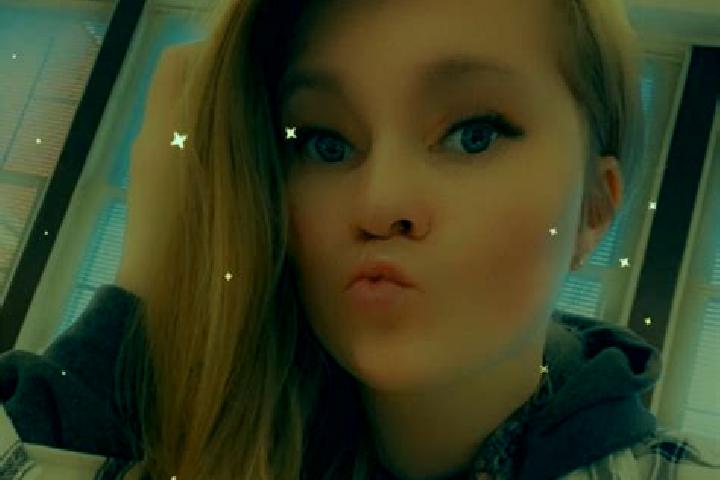 Eleanor, 22 — Escort in Parkersburg, United States