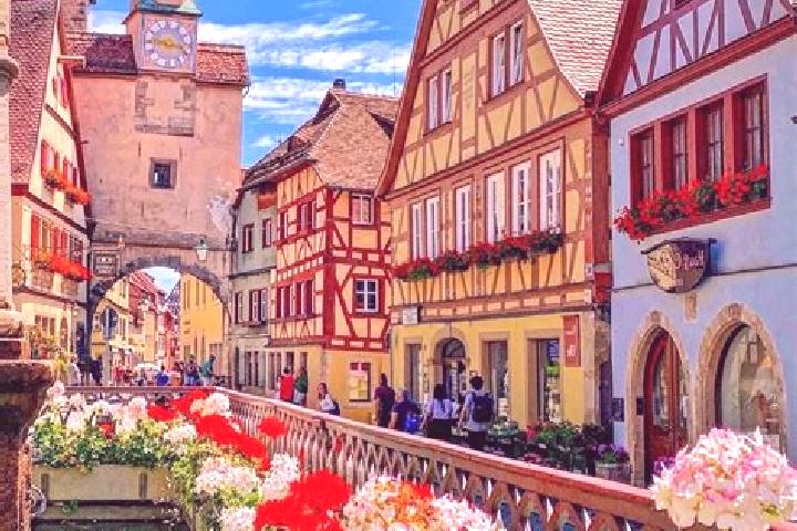 Eleanor, 22 — Escort in Schlier, Germany