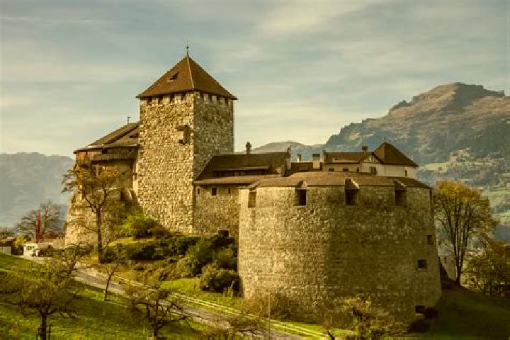 Eleanor, 22 — Escort in Triesenberg, Liechtenstein