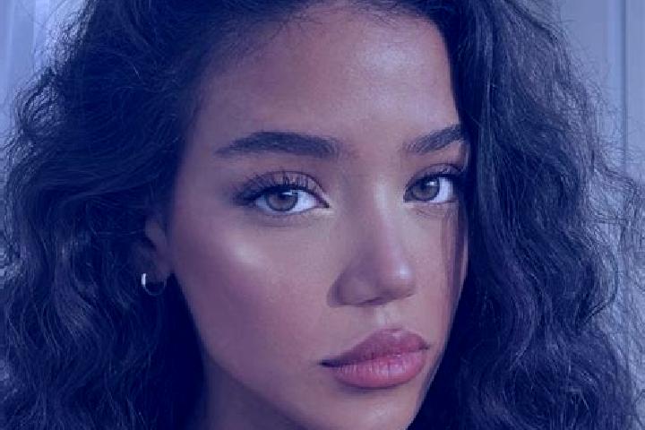 Eleanor, 23, a black brown-eyed european companion based in Rekurti. Offering Couples, Party Girl, Massage, GFE. Available for incall and outcall, day and ev...