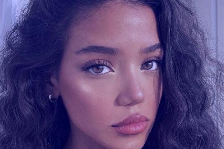 Eleanor, 23, a black brown-eyed mixed companion based in Gandra. Offering Duos, CIM. Available for incall and outcall, overnight bookings available.