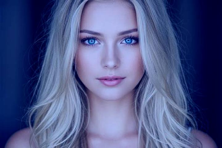 Eleanor, 23, a blonde amber-eyed mixed companion based in Willebroek. Offering CIM, Couples, Duos, GFE. Available for incall and outcall, day and evening dates.
