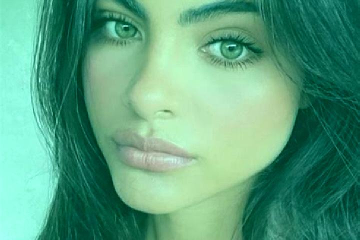 Eleanor, 23, a brunette dark-eyed ebony companion based in Arwani. Offering Travel Companion, 69, Girlfriend Experience. Available for incall and outcall, da...