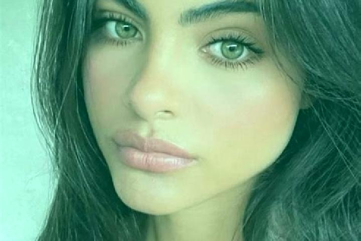 Eleanor, 23, a brunette green-eyed indian companion based in Broesarp. Offering BDSM, Massage, Prostate Massage. Available for incall and outcall, day and ev...