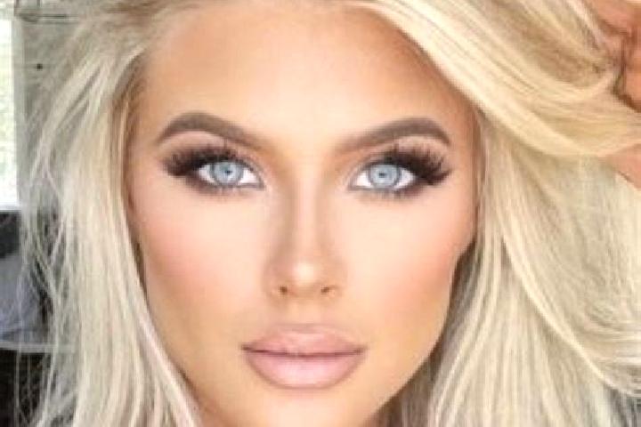 Eleanor, 23, a platinum blonde brown-eyed caucasian companion based in Sucupira do Norte. Offering Striptease, Erotic Massage, Domination, GFE, Couples. Avai...