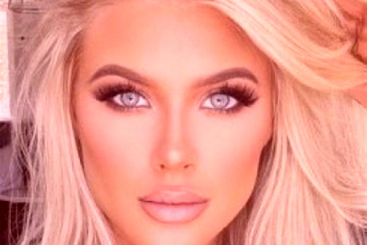 Eleanor, 23, a platinum blonde dark-eyed latina companion based in Untertweng. Offering Domination, Couples, Dinner Date. Available for incall and outcall, d...
