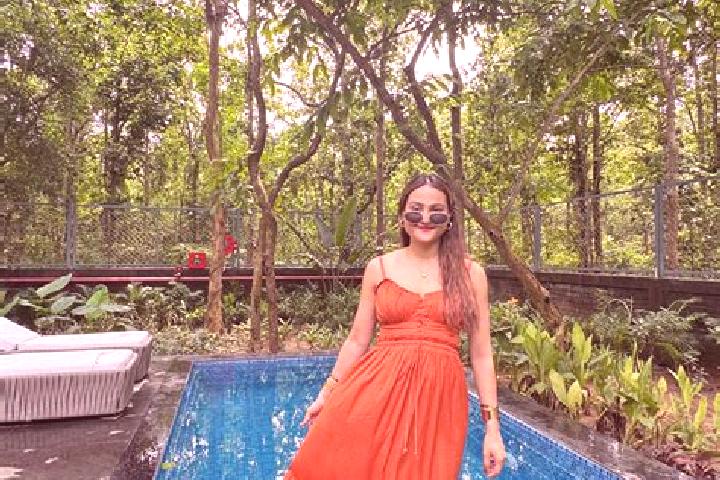 Eleanor, 23 — Escort in Basudebpur, India