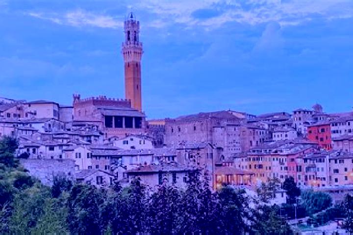 Eleanor, 23 — Escort in Siena, Italy