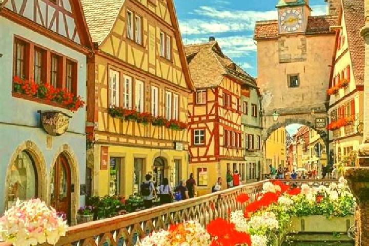 Eleanor, 23 — Escort in Vollmershain, Germany