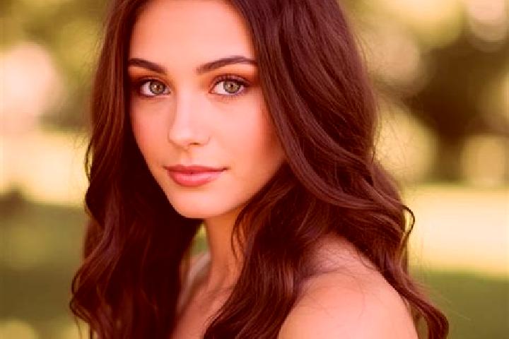 Eleanor, 24, a black hazel-eyed caucasian companion based in Othukkungal. Offering OWO, BDSM, Deep French Kissing, Striptease. Available for incall and outca...