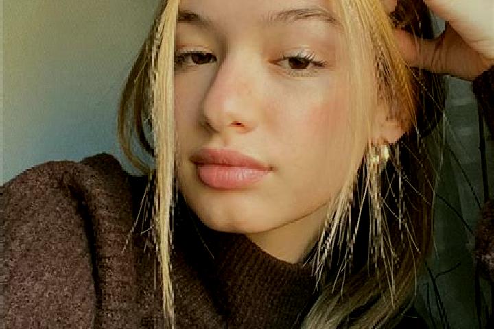 Eleanor, 24, a blonde brown-eyed mixed companion based in Kapooka. Offering Striptease, GFE, A-Level, BDSM, Roleplay. Available for incall and outcall, overn...