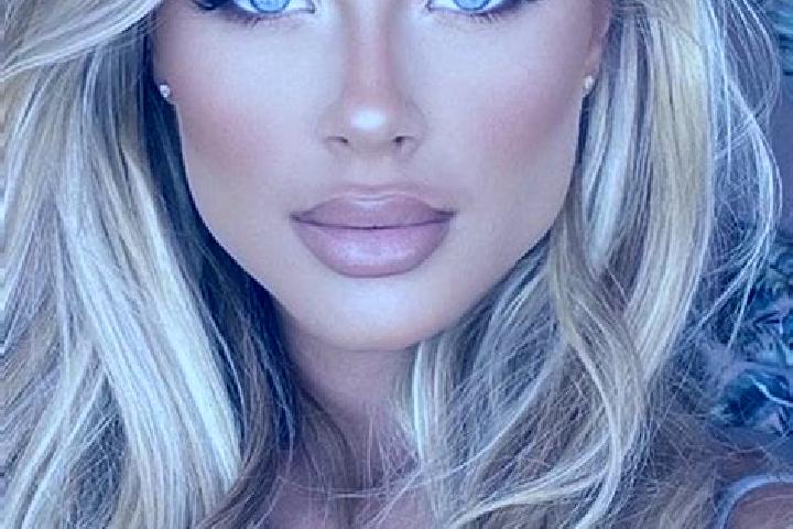 Eleanor, 24, a blonde hazel-eyed latina companion based in Budieni. Offering Prostate Massage, Duos. Available for incall and outcall, overnight bookings ava...