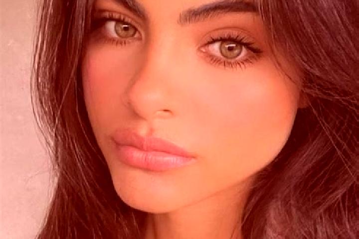 Eleanor, 24, a brunette green-eyed european companion based in Chavarria. Offering Prostate Massage, Tantra. Available for incall and outcall, overnight book...