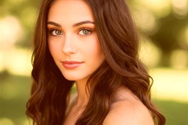 Eleanor, 24, a chestnut hazel-eyed caucasian companion based in Zabludow. Offering Tantra, Party Girl, Couples, Fetish. Available for incall and outcall, ove...