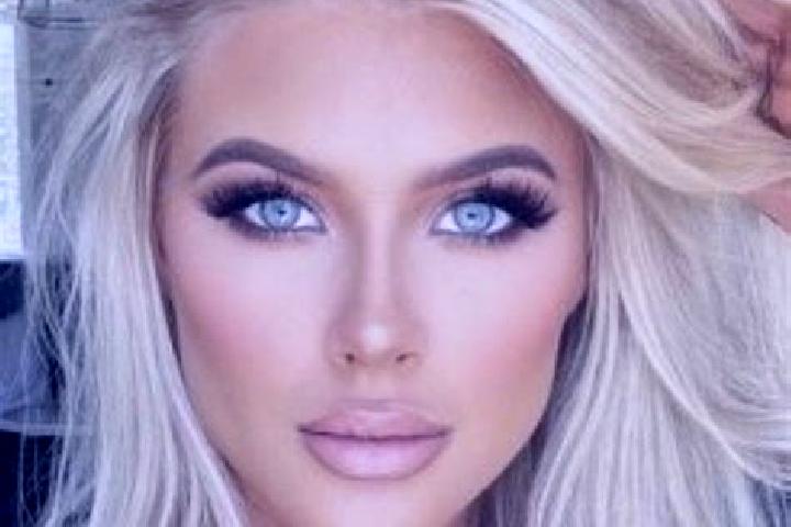 Eleanor, 24, a platinum blonde dark-eyed ebony companion based in Naibonat. Offering Deep French Kissing, Roleplay, Domination, BDSM, Travel Companion. Avail...