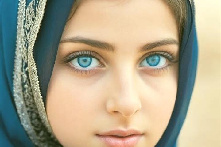 Eleanor, 24, a red blue-eyed middle eastern companion based in Darreh Bid. Offering Dinner Date, Overnight, Deep French Kissing, Duos. Available for incall a...