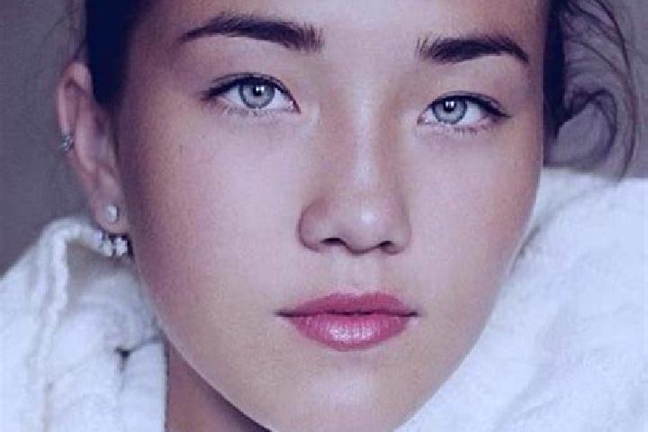 Eleanor, 24, a red grey-eyed caucasian companion based in Mutejovice. Offering Travel Companion, Massage, A-Level, Overnight. Available for incall and outcal...