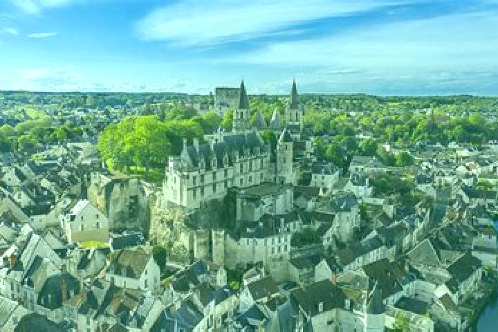 Eleanor, 24 — Escort in Loches, France