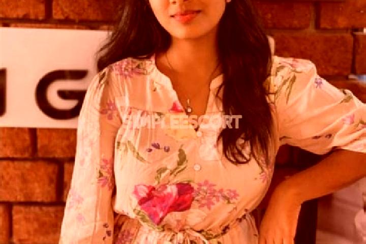 Eleanor, 24 — Escort in Manjeri, India