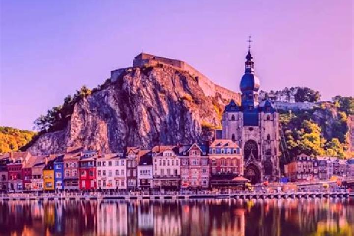 Eleanor, 24 — Escort in Obaix, Belgium