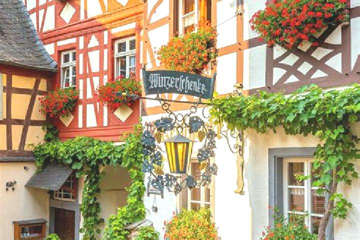 Eleanor, 24 — Escort in Obergroningen, Germany
