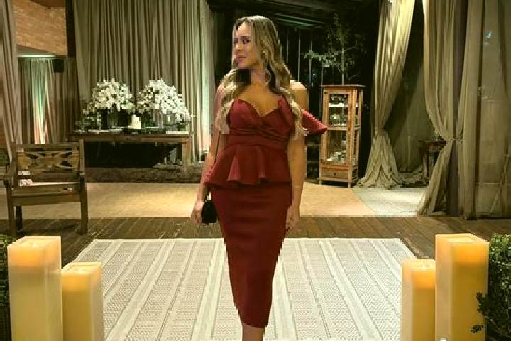 Eleanor, 24 — Escort in Palhano, Brazil