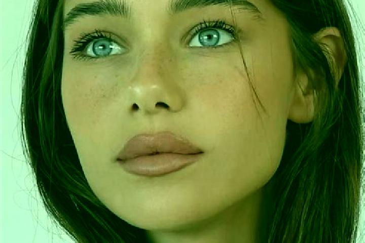Eleanor, 25, a brunette brown-eyed mixed companion based in Rakaia. Offering Duos, Striptease. Available for incall and outcall, overnight bookings available.