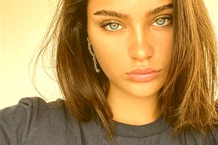 Eleanor, 25, a brunette dark-eyed european companion based in Le Veurdre. Offering Massage, Erotic Massage, Couples, Overnight. Available for incall and outc...