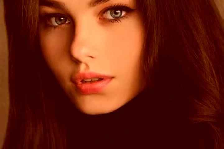 Eleanor, 25, a brunette grey-eyed caucasian companion based in Benitses. Offering Party Girl, Erotic Massage, Domination, BDSM. Available for incall and outc...