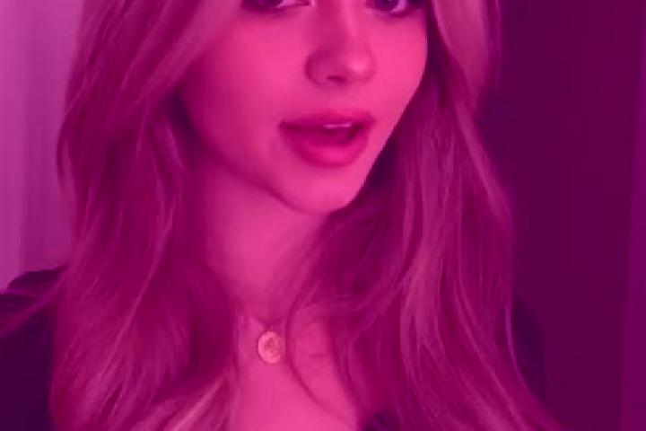 Eleanor, 25, a dark blonde green-eyed european companion based in Lakhsas. Offering A-Level, Travel Companion, Overnight. Available for incall and outcall, o...