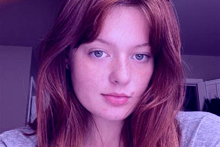 Eleanor, 25, a red blue-eyed indian companion based in Sochtenau. Offering Couples, Deep French Kissing, Striptease. Available for incall and outcall, overni...