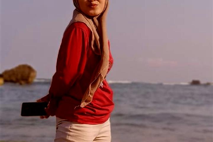 Eleanor, 25 — Escort in Bakalan, Indonesia