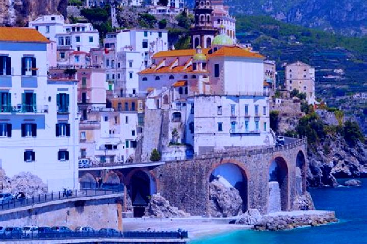 Eleanor, 25 — Escort in Bulciago, Italy