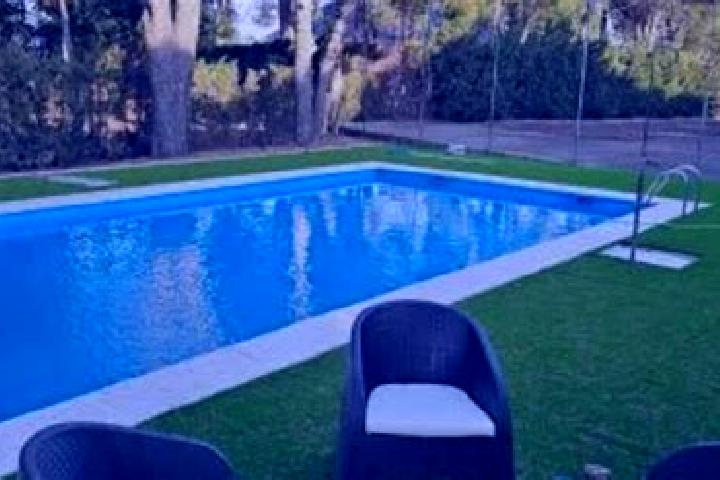 Eleanor, 25 — Escort in La Muela, Spain