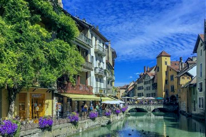 Eleanor, 25 — Escort in Perenchies, France