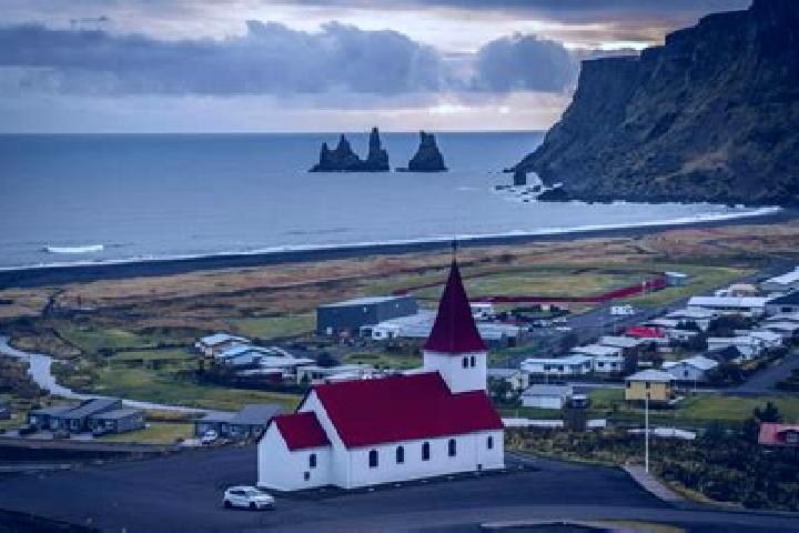 Eleanor, 25 — Escort in Vik i Myrdal, Iceland