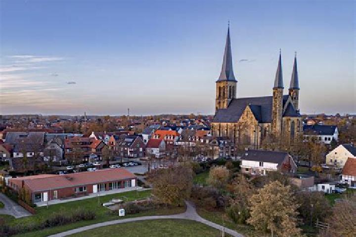 Eleanor, 25 — Escort in Wadersloh, Germany