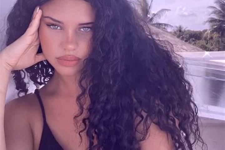 Eleanor, 26, a black brown-eyed latina companion based in Bastida de Dossi. Offering Couples, Striptease, Fetish. Available for incall and outcall, day and e...