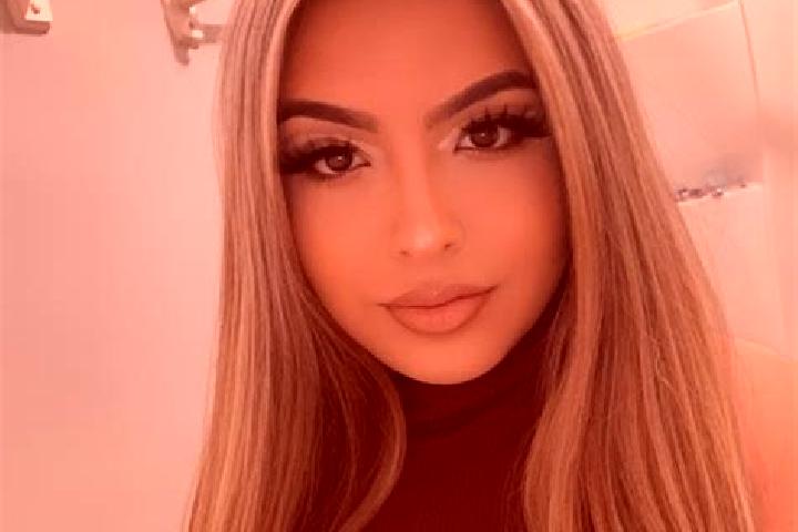 Eleanor, 26, a blonde amber-eyed latina companion based in Patayac. Offering GFE, Domination, Striptease. Available for incall and outcall, day and evening d...