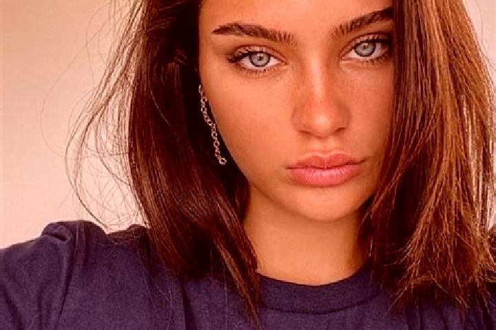 Eleanor, 26, a brunette dark-eyed mediterranean companion based in Nueva Ocotepeque. Offering Erotic Massage, Girlfriend Experience, A-Level. Available for i...