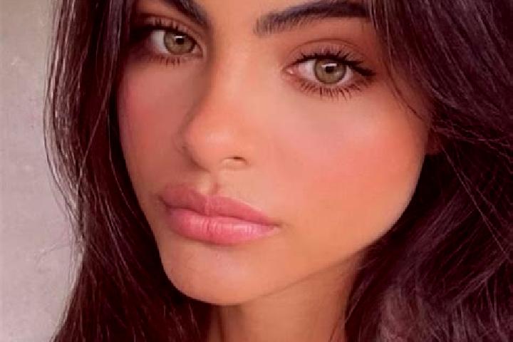 Eleanor, 26, a brunette green-eyed european companion based in El Maamoura. Offering Roleplay, Girlfriend Experience. Available for incall and outcall, overn...